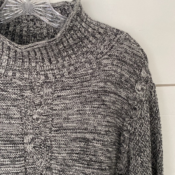 GAP sweater. NWT - Picture 3 of 6